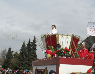 Kalsch&uuml;re hatte einen sehr sch&ouml;nen Zug mit einer Prinzessin Angelika auf die wir alle stolz sind. Danke auch an die Hofgrafen!
